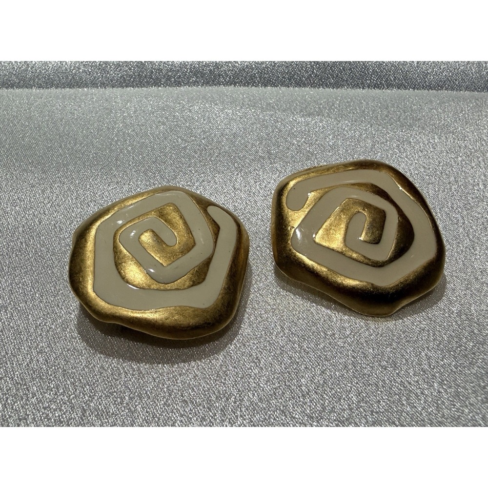 Vintage Gold Tone White Swirl Clip On Earrings Enamel Abstract Retro Mid Century - Picture 5 of 5